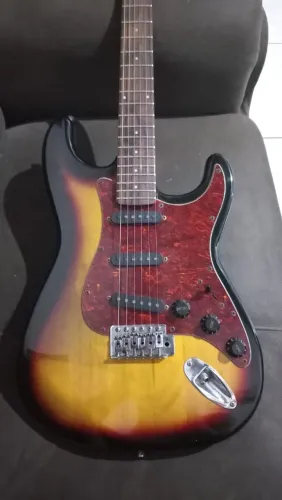 Guitarra Giannini Stratocaster