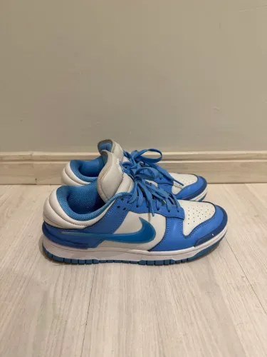 Nikes Dunk Low Twist