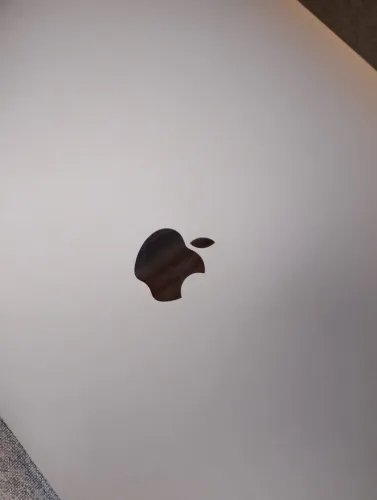 macbook pro 2019 pro i7 , 512 gb de ssd ,16gb de ram tela de 15 polegadas com touch bar