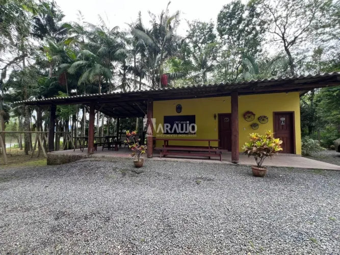 Terreno com 2.107 m² no Centro de Ilhota