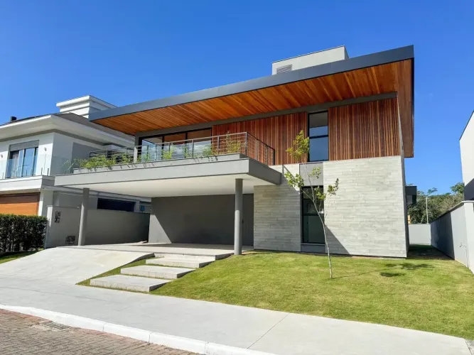 Residência contemporânea assinada por Marília Ruschel | Villa Ratones
