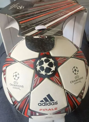 Bola Oficial MatchBall Champions League 2013 2014 adidas Finale Nova na Caixa Frete