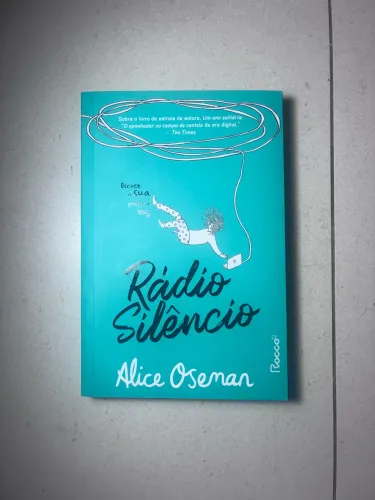 Livro Rádio Silêncio - Alice Oseman