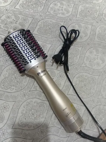 Escova de cabelo secadora e alisadora