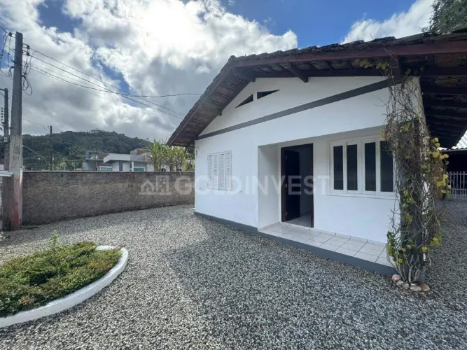 Casa com 2 quartos no bairro São Pedro!!!
