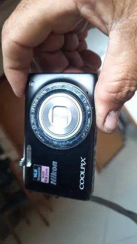 Camera Nikon s2700