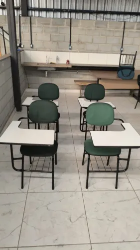 CADEIRAS VERDES UNIVERSITÁRIAS