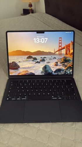 Macbook Air M2 / 256Gb 8RAM - SAÚDE DA BATERIA 100% 75 CICLOS. IMPECÁVEL