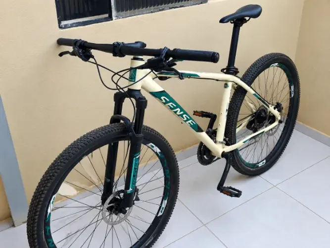 Bicicleta Aro 29 em Ótimo Estado - Pronta para Usar