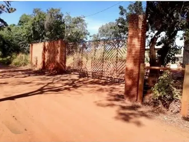 Chácara em condomínio fechado