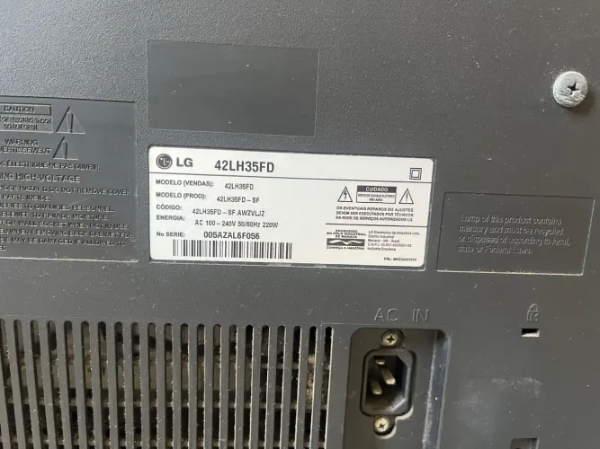 VENDO DUAS TELEVISÕES COM DEFEITO.