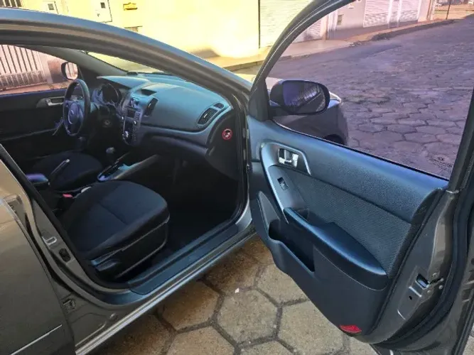 Kia Motors Cerato 1.6 16V Mec. 2010