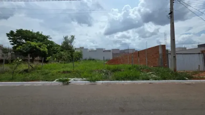 Lote 420,00m² (Escorrido pra rua) Jardim Atlantico