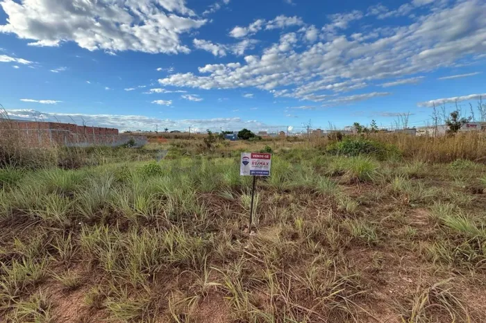Lote de 450m² (15x30) no Buriti 2 | Ótimo para Construir