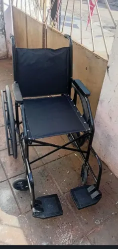 Cadeira de rodas dobrável em Betim