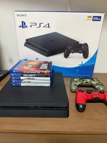 PS4 Slim - 500 GB - 2 Controles + jogos