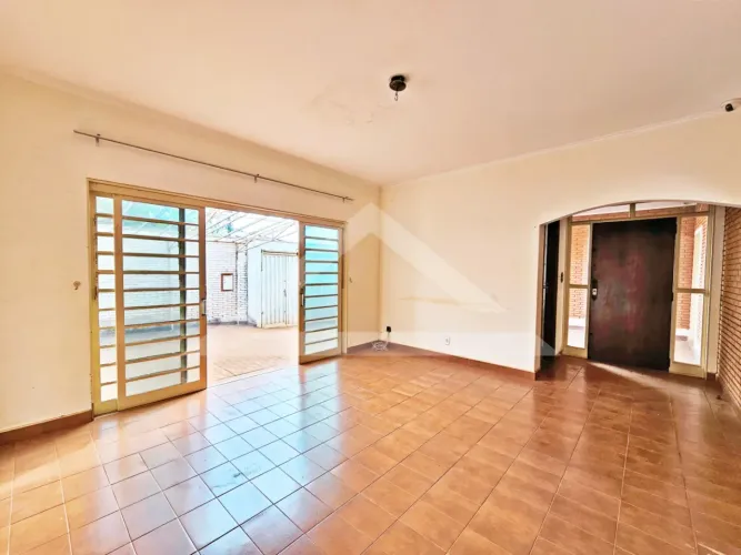 Casa térrea para locação no Bairro Jardim São Luiz, próximo a Avenida Presidente Vargas -