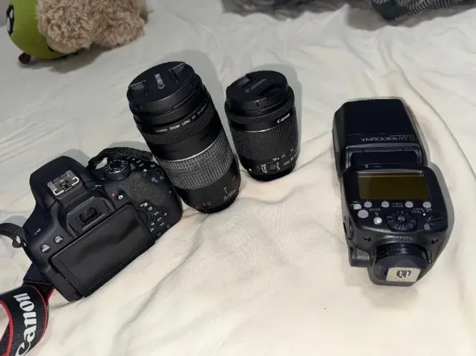 Kit Fotográfico Canon EOS Rebel T6i com 2 Lentes + Flash