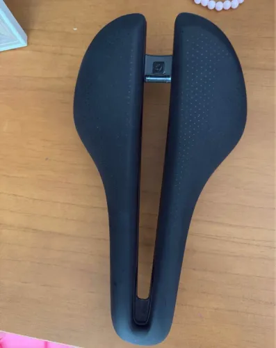 Selim bontrager aeolus comp 145mm