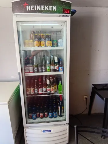 Cervejeira metalfrio muito conservada em funcionamento
