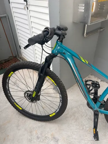 Bicicleta feminina aro 29 Sense