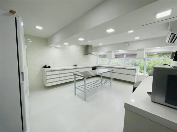 Loja 60m2 na Av. Emb. Abelardo Bueno