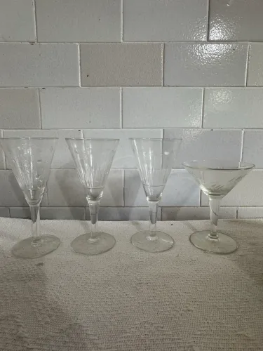 Conjunto 4 taças de cristal + brinde