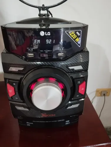Som LG XBOOM CM4350 Bluetooth 220W RMS - Excelente Estado