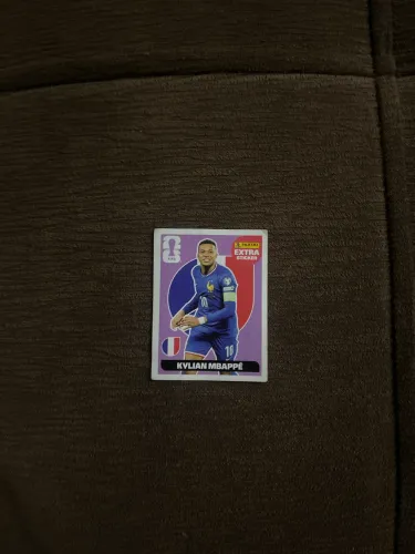 Vende-se figurinhas do KYLIAN MBAPPÉ BORDO