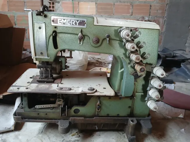 Máquina de costura 