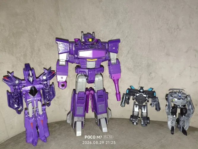 Figuras Transformers: Shockwave, Fracture, Jazz (do Filme) e Ironhide (do Filme)
