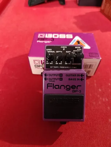 Pedal Boss Flanger BF-3 guitarra e baixo