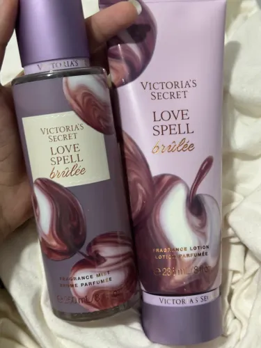 Perfume e creme da Victoria's Secret Love Spell brûlée