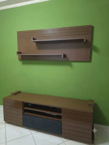 Rack + Painel de Madeira para TV - Conjunto Completo R$ 400