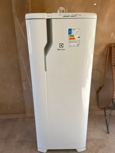 Vende-se geladeira electrolux
