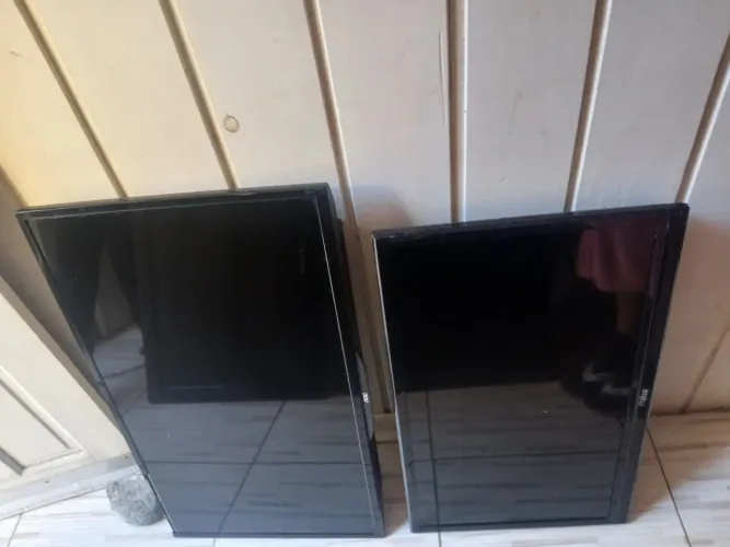 4 tv's pra retirada de peças 100reais TODAS