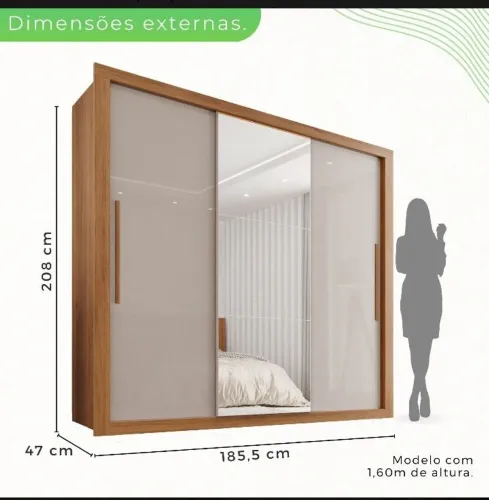 NOVINHO ! Lindo guarda roupas casal, com 04 gavetas e 03 portas deslizantes.