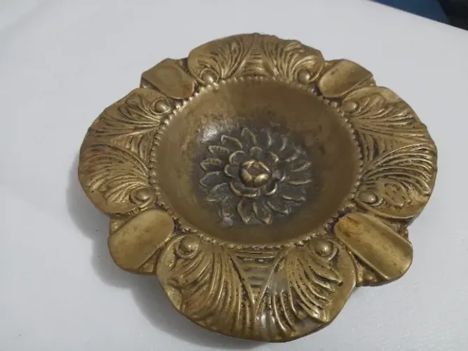 Cinzeiro Antigo, de Bronze Maciço, Flor, anos 80, ler a descrição
