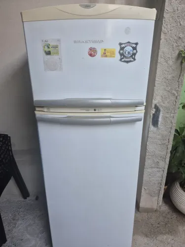 Vende-se geladeira Brastemp frost free, em perfeito funcionamento!