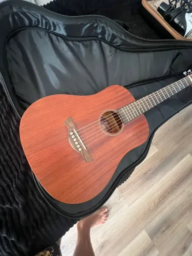 Violão novo