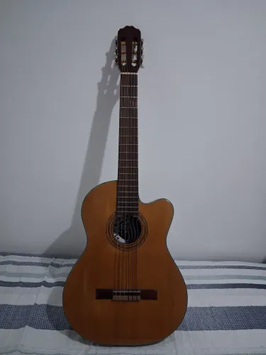 Violão acústico