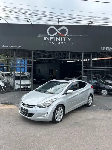 Hyundai Elantra GLS 1.8 16V Aut. 2013