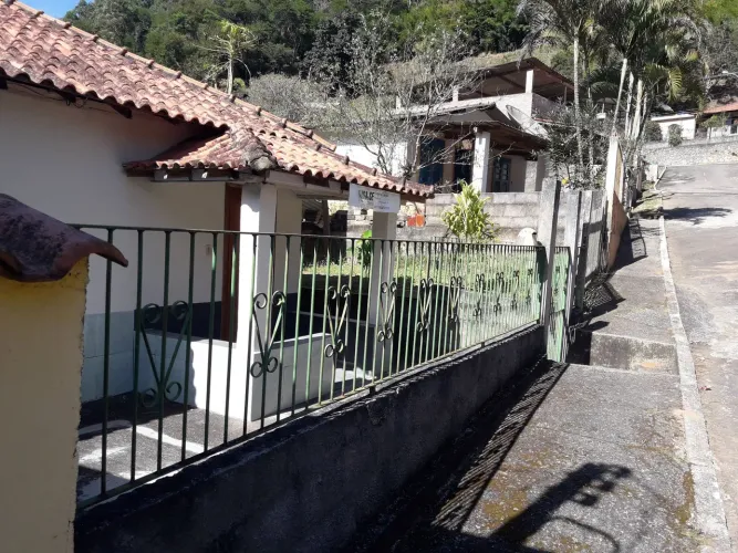 Casa com terreno Santa M. Manda 