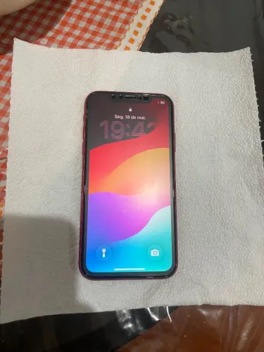 Celular iPhone 11