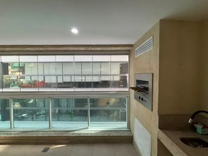 BS IMOBILIÁRIA VENDE Apartamento Praia de Icaraí O Condomínio oferece conforto, praticid