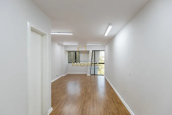 Sala Comercial - Centro Cívico.Que tal montar sua empresa em um magnífico imóvel localizad