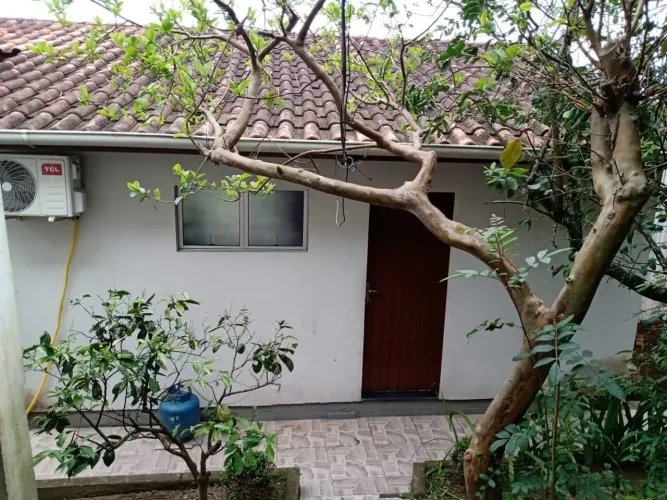 ALUGO CASA