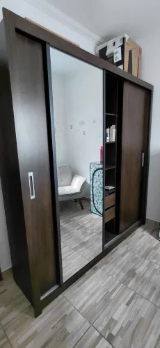 Guarda roupa de casal 3 portas