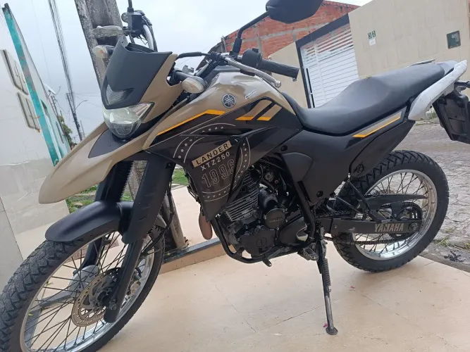 Lander XTZ 250  2023