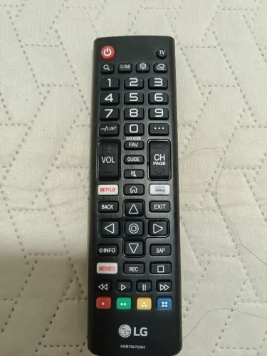 Controle remoto LG modelo AKB *